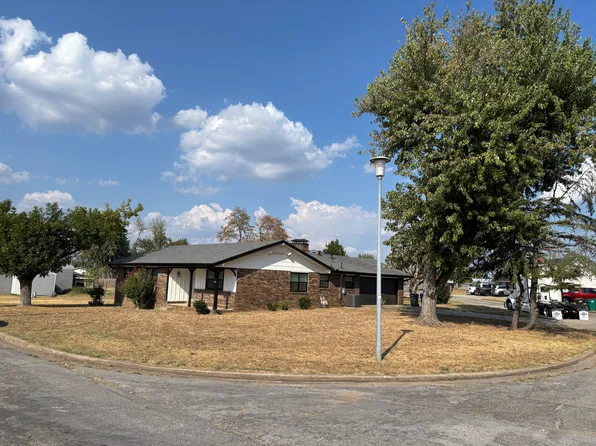 601 N 14th St, Rogers, AR 72756