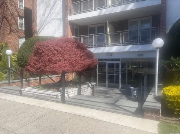 110 Brooklyn Avenue #1-N, Freeport, NY 11520