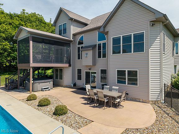 5th image of 7497 Hunters Glen Ln
