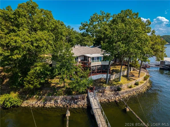 1040 Four Waters Dr, Sunrise Beach, MO 65079