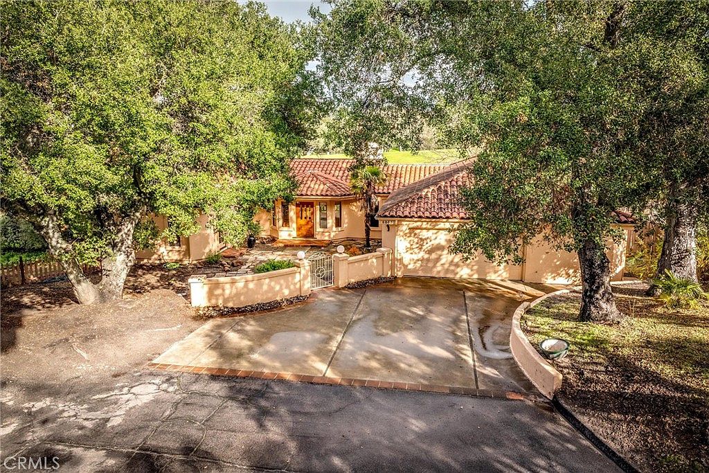 8865 Pino Solo Ave