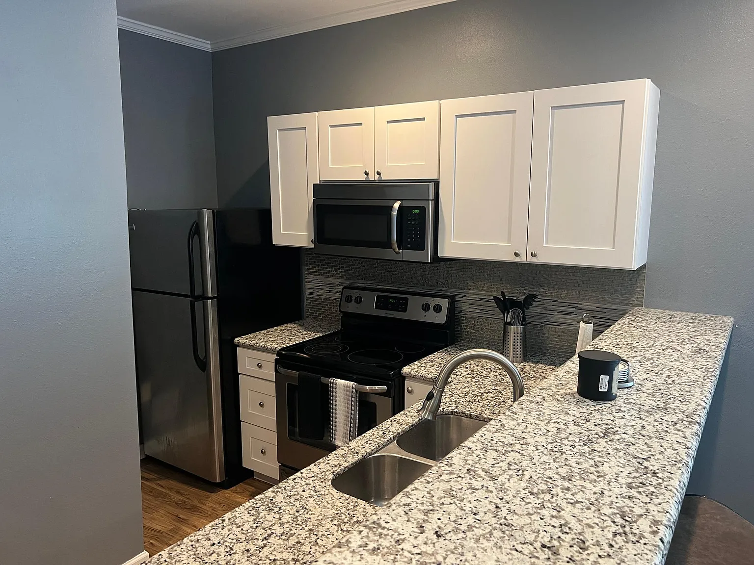 1 bed, 800 sqft, $1,250 — Photo 2