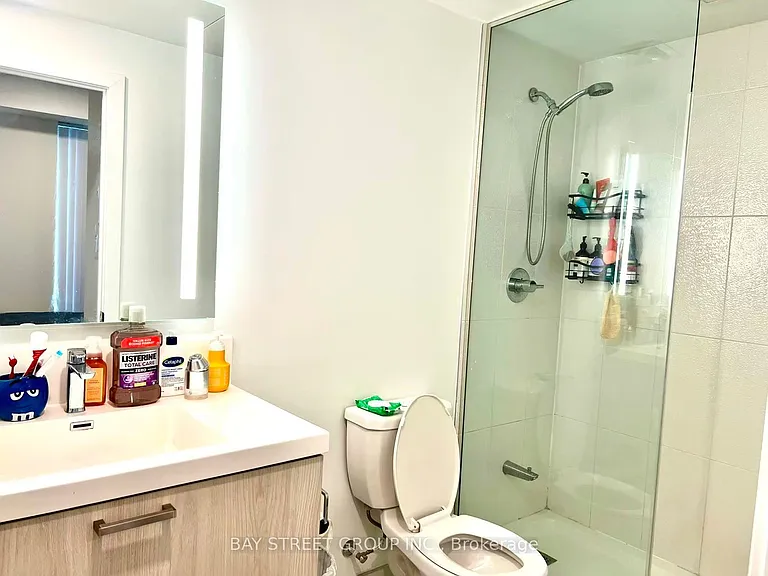 50 McCaul St #906 — Photo 10