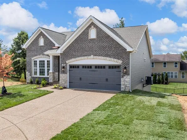 104 Quail Bluff Ct, Wentzville, MO 63385