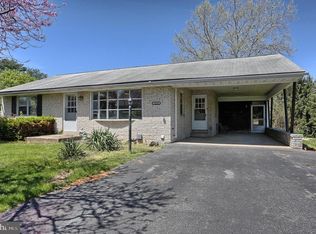 1810 Suncrest Dr, Carlisle, PA 17013