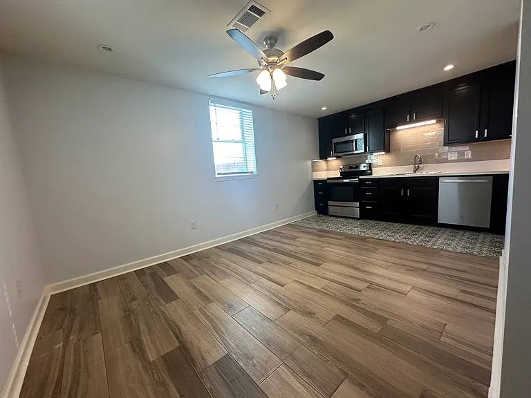 Louisiana Terrace — Photo 46