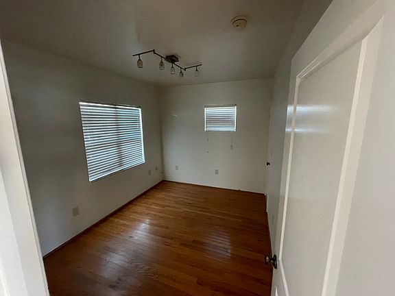 5th image of 2882 Polk Ave