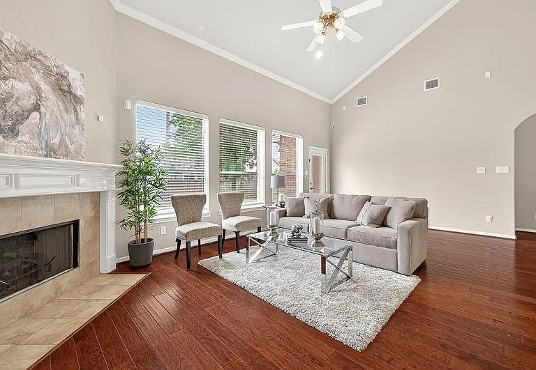 111 S Rocky Point Cir — Photo 1