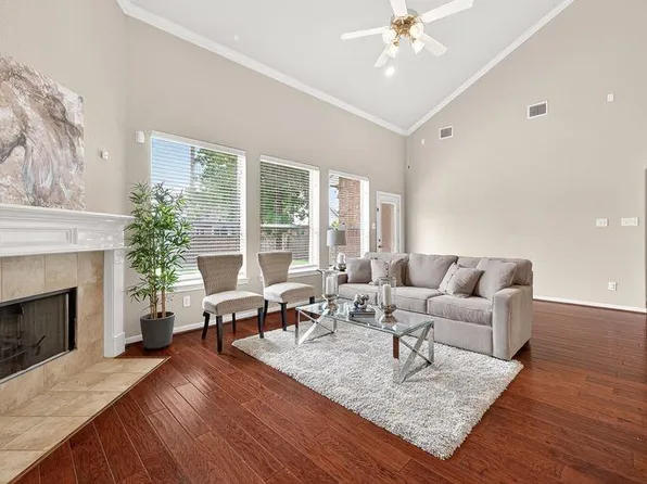 111 S Rocky Point Cir, Spring, TX 77389