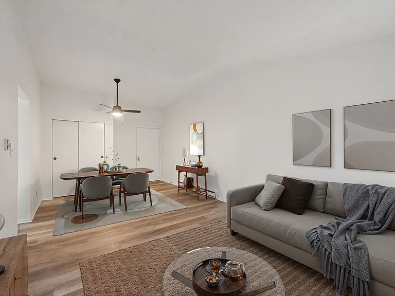 Pointe at Northern Woods — Photo 13