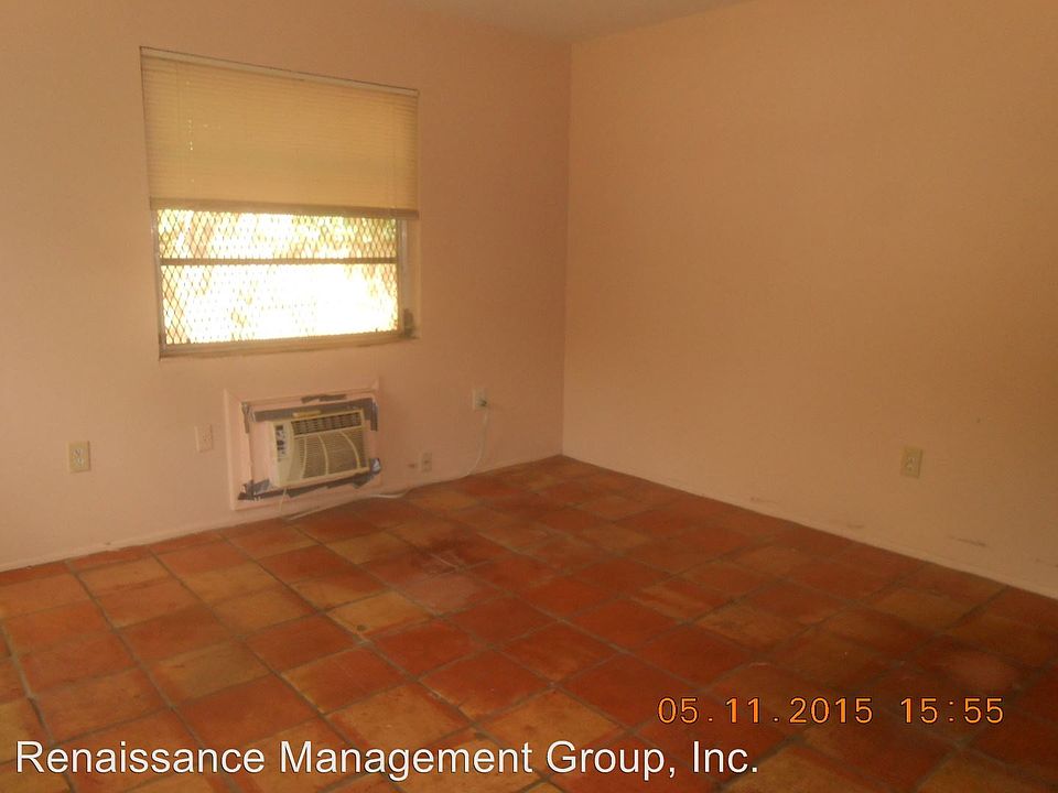 2nd image of 1018 SW 2nd Ct APT 1