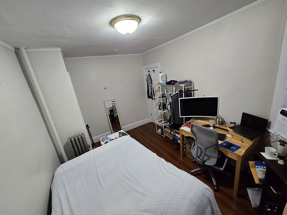 2nd image of 1200 Beacon St #2