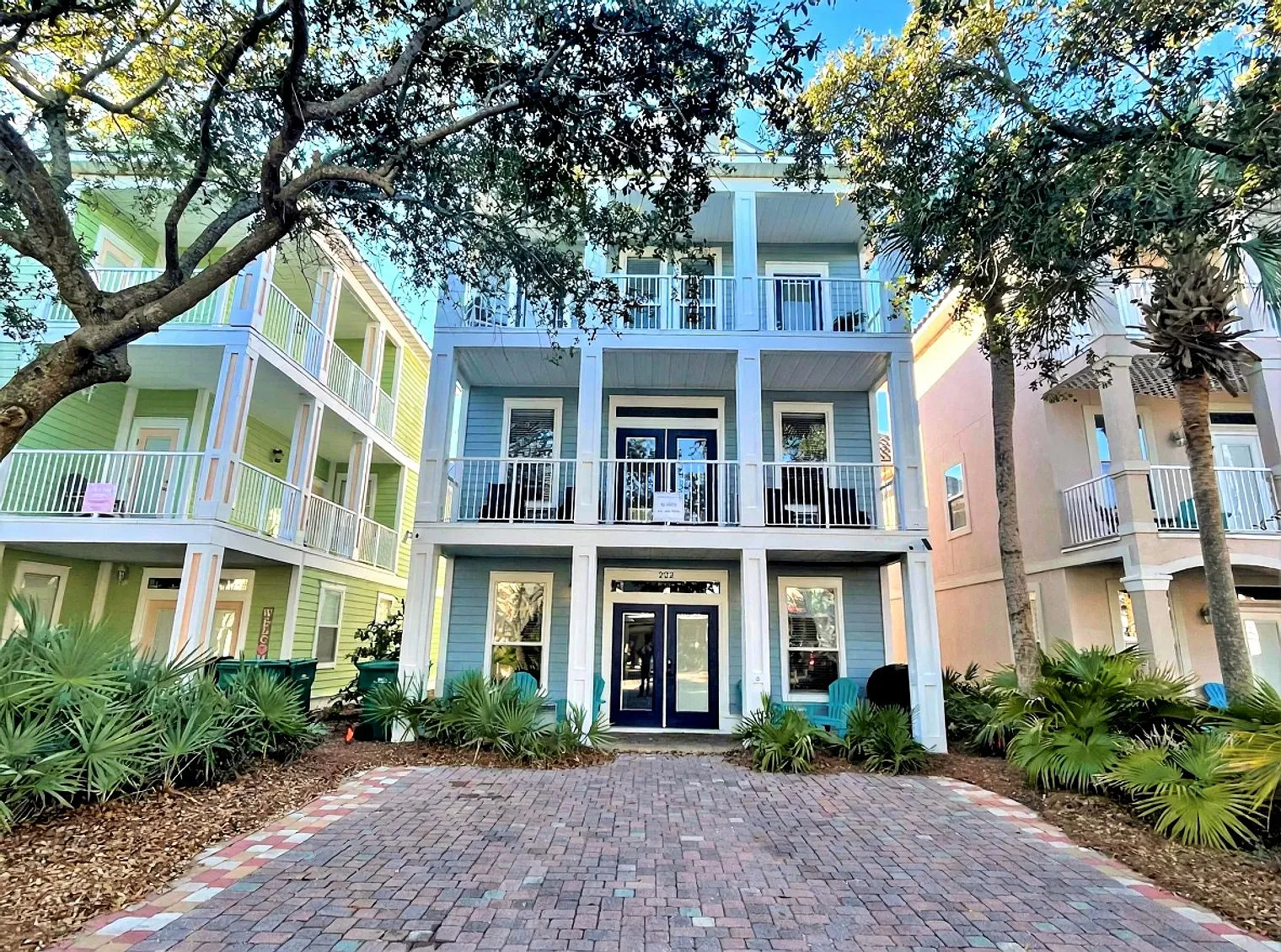 6 bed, 3.0 bath, 2497 sqft, $7,263 — Photo 4