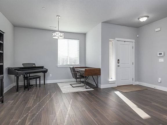 3rd image of 2435 Brodie Ln