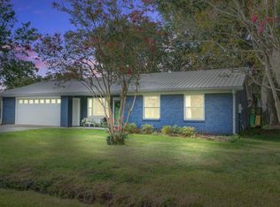 2071 S Shore Dr, Charleston, SC 29407