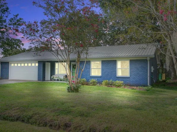 2071 S Shore Dr, Charleston, SC 29407