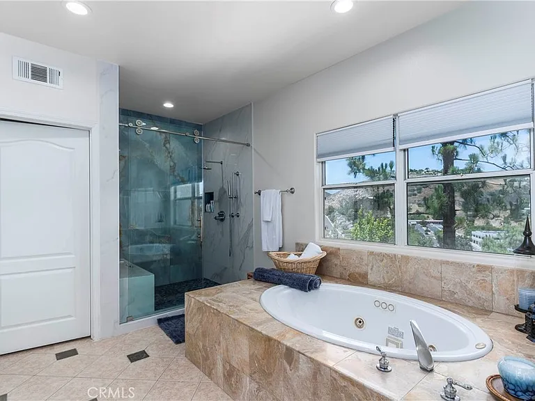 7371 Westcliff Dr — Photo 29