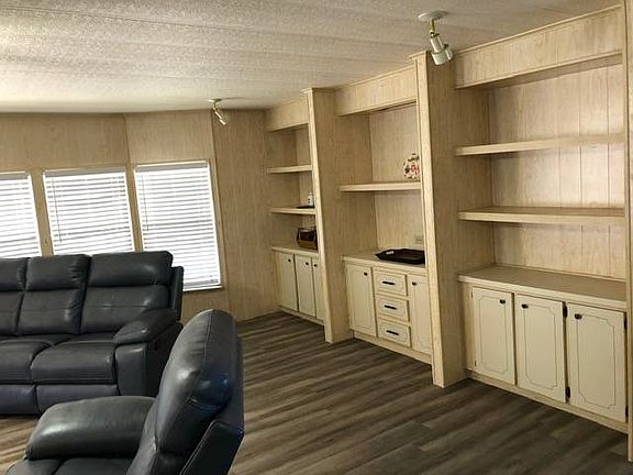 5th image of 7001 142nd Ave N #301