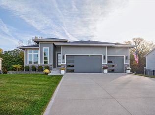 2213 NE Heritage Dr, Grimes, IA 50111