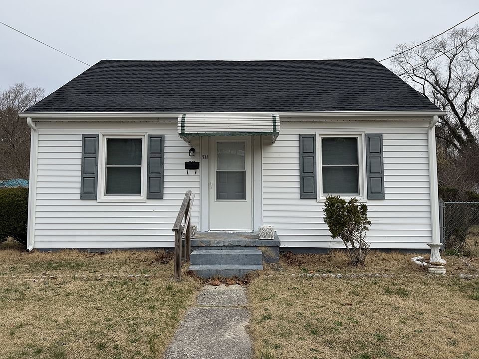 1st image of 711 Dennis St