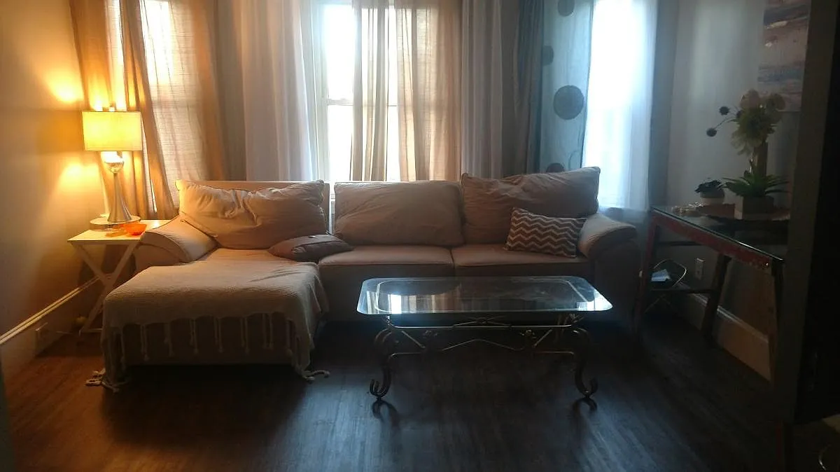 3 bed, 1400 sqft, $2,200 — Photo 4