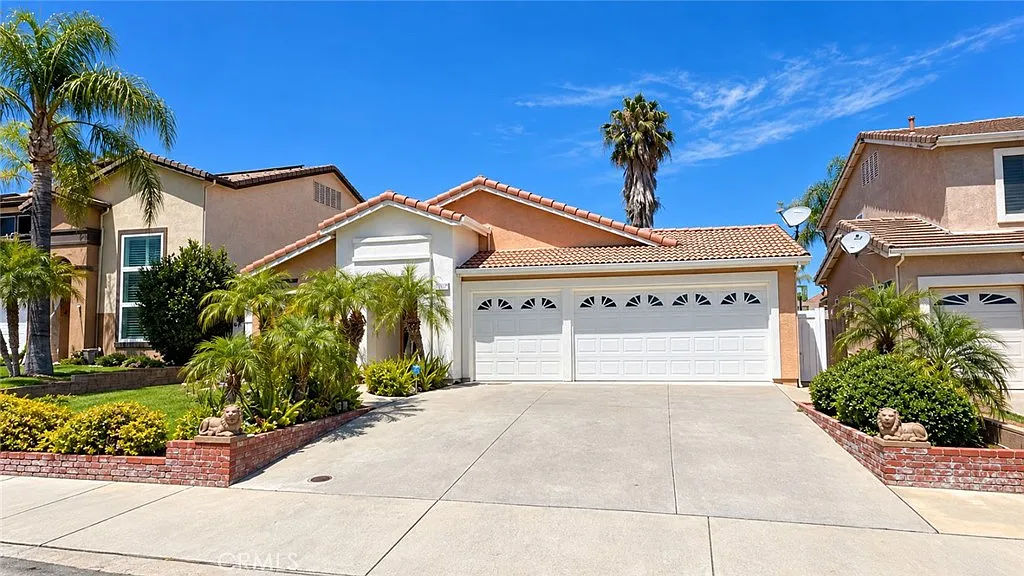 3 bed, 2175 sqft, $3,200 — Photo 2
