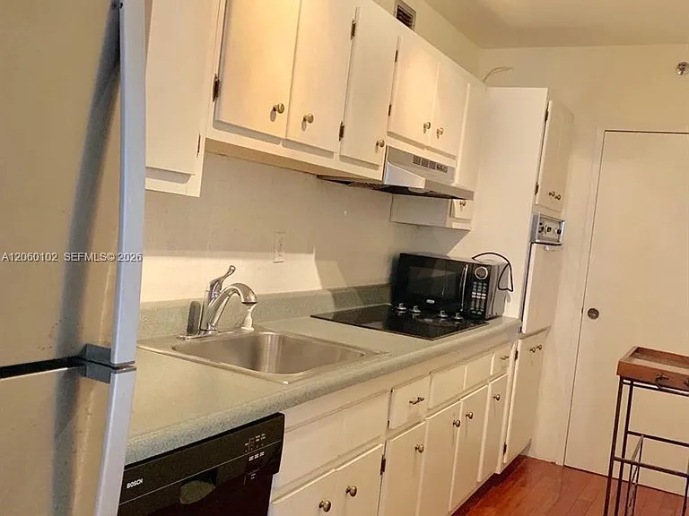 100 Lincoln Rd #427 — Photo 4