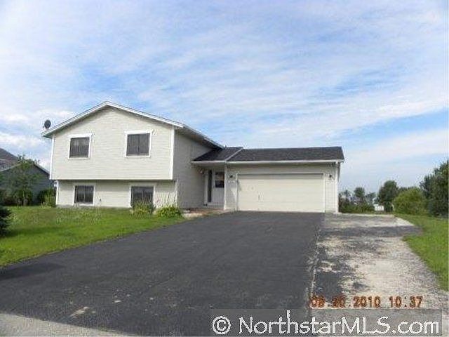 Home for Sale in Shakopee, MN $158,400