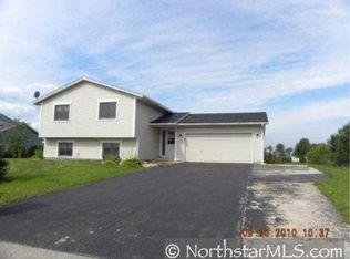 957 Aster Ln, Shakopee, MN 55379