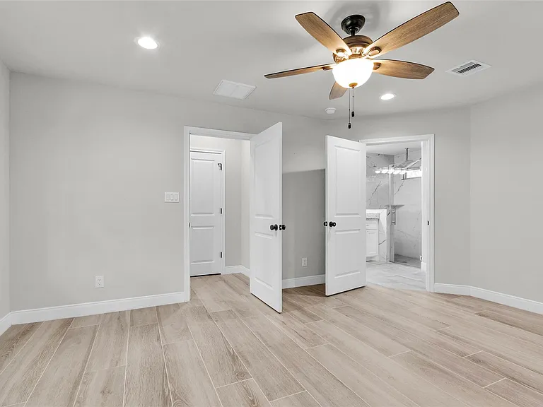 11087 Sutton Pl — Photo 16