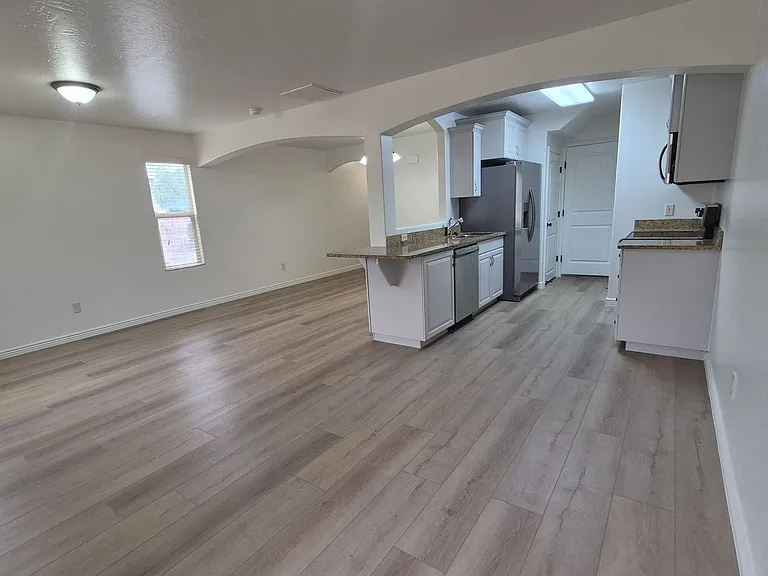 1000 E Bluff View Dr #32 — Photo 9