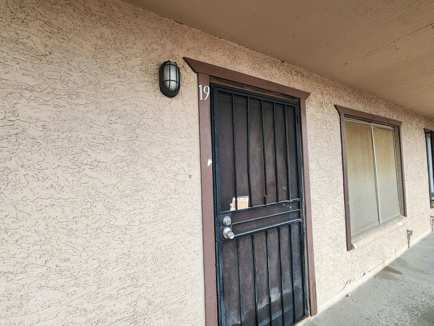 A Very Nice and Clean 2 Bedroom Condo Close to UNLV. — Photo 4