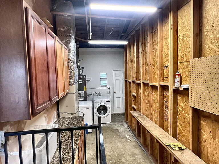111 Minot Ave — Photo 6