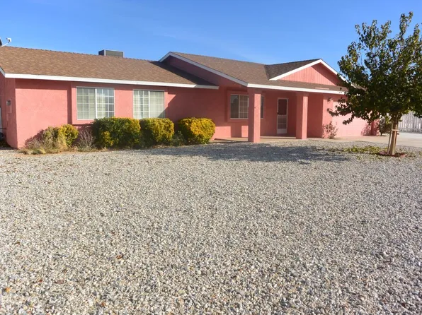 14327 Tonikan Rd, Apple Valley, CA 92307