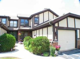 8123 S Legend Dr, Franklin, WI 53132