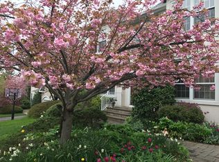 15 E Hill Ct, Tenafly, NJ 07670