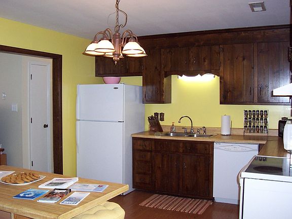 Large eat-in kitchen