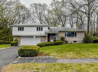 57 Woodcliff Dr, Waltham, MA 02452