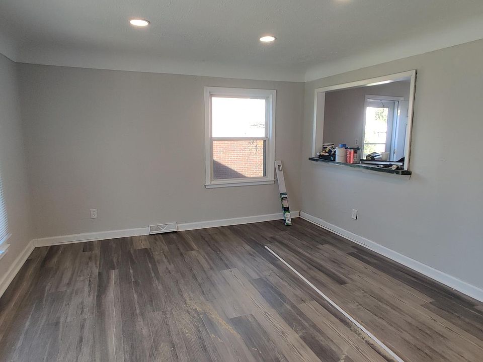 1st image of 25740 Eureka Dr