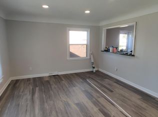 25740 Eureka Dr, Warren, MI 48091
