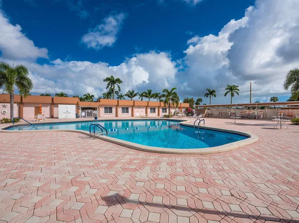 2739 Dudley Drive E, West Palm Beach, FL 33415
