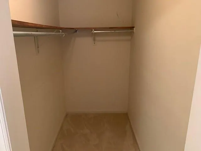 112 Lake Hollow Cir — Photo 10