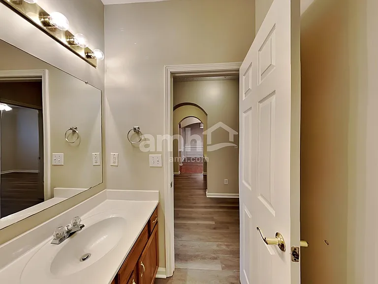 501 Gables Ct — Photo 14