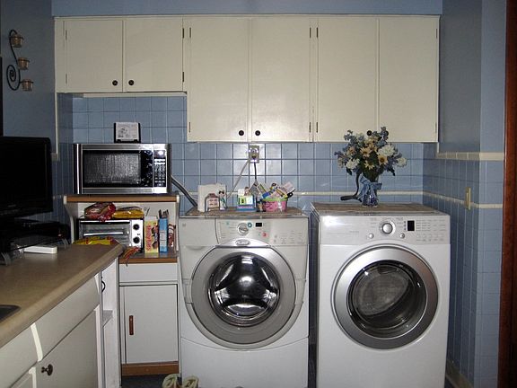 Kitchen - Laundry Area