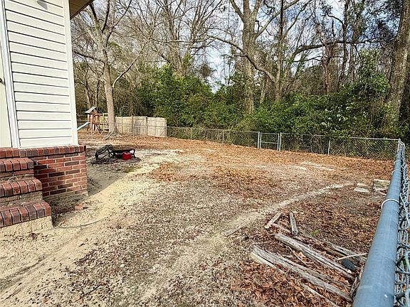 5th image of 116 Radford Cir