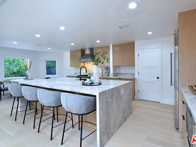 19061 Wells Dr — Photo 23