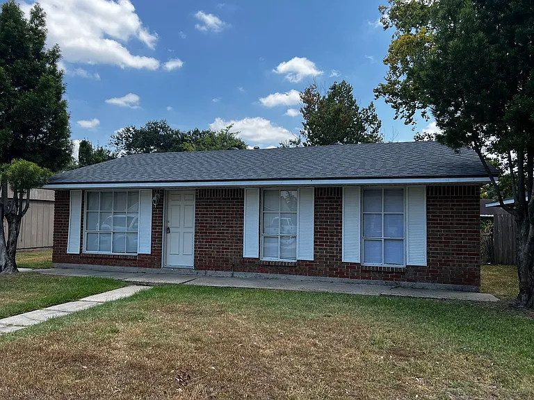 118 Sorority Dr — Photo 1