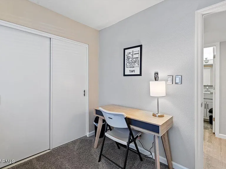 1014 W Angela Dr — Photo 13