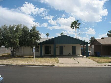 1st image of 2331 E Hampton Ave