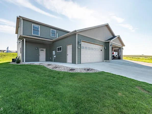 6941 Butler Loop, Bismarck, ND 58504